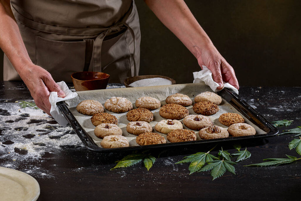 Cookies à la marijuana soutenus prêts à manger - Photo, image