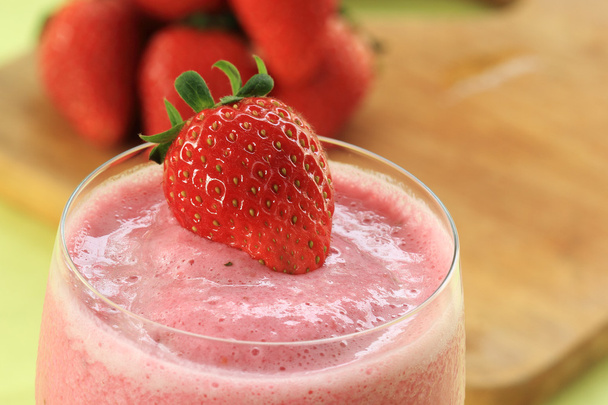 Refreshing Strawberry smoothie - Valokuva, kuva