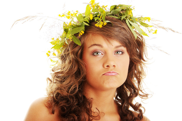 Woman with wreath on head - Foto, Bild