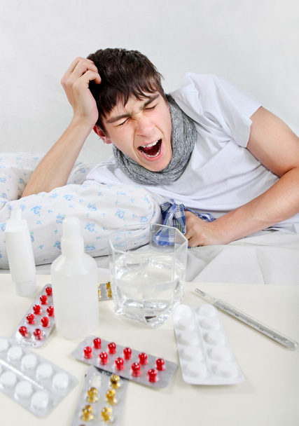 Giovane malato con influenza
 - Foto, immagini