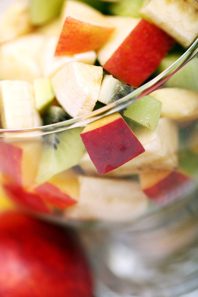Healthy fruit salad with yoghurt - Foto, Imagem