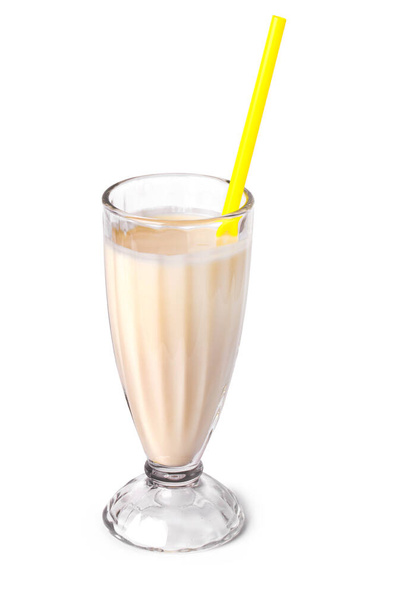 Вкусный банановый коктейль на белом фоне - Фото, изображение