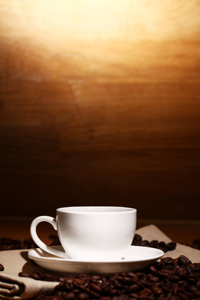 Чашка гарячої чорної кави
 - Фото, зображення