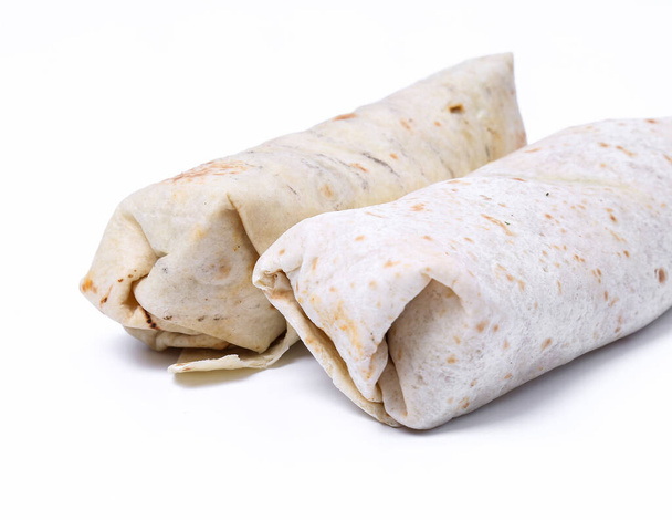 Herkullinen burrito valkoisella taustalla - Valokuva, kuva