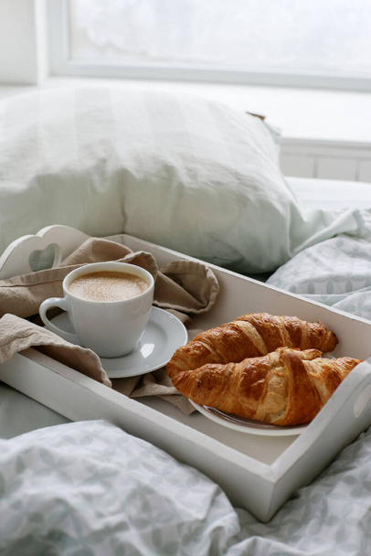 Buenos días. Desayuno en la cama - Foto, imagen
