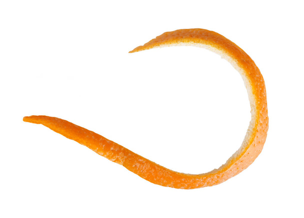 Beyaz arkaplanda izole edilmiş bir portakal kabuğu - Fotoğraf, Görsel