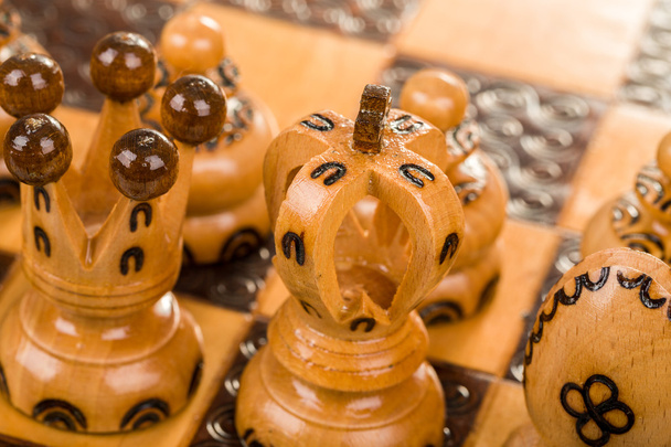 Шахматная доска для белого короля и королевы
 - Фото, изображение