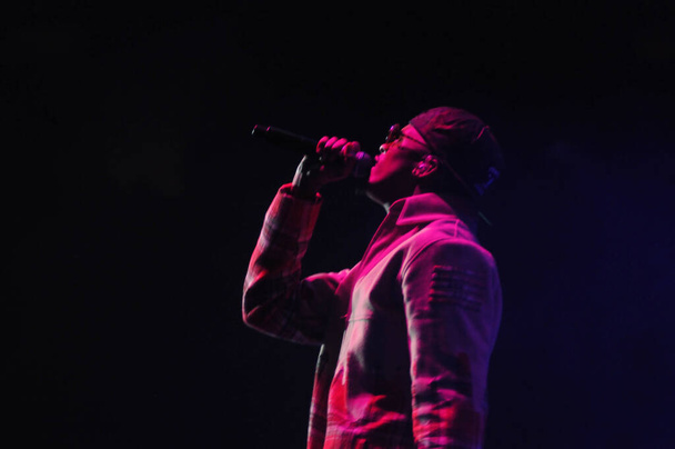 R&B Singer Usher performs at the Amway Center in Orlando Florida on December 12, 2015. - Foto, Imagem