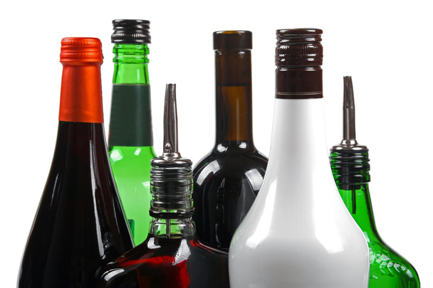 variedad de bebidas alcohólicas aisladas en blanco
 - Foto, Imagen