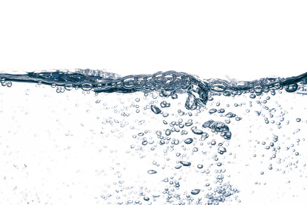 Beyaz arkaplanda izole edilmiş su altı kabarcıkları - Fotoğraf, Görsel