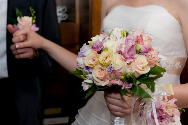 Groom and bride with bouquet - Photo, Image