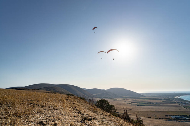Paragliden in Noord-Tunesië - Cap Angela - Foto, afbeelding