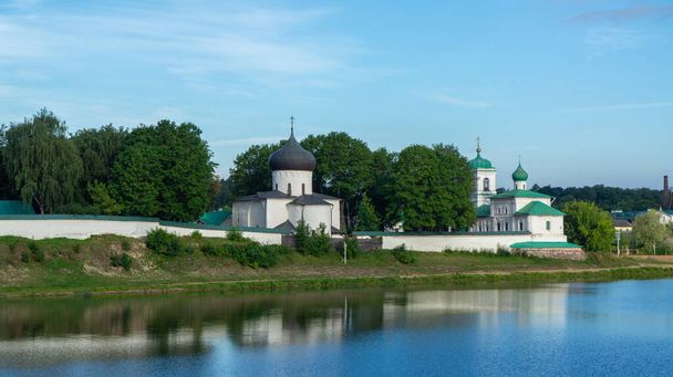 Mirozhsky monastery. View of the Mirozh monastery from the opposite bank. Pskov, Russia - Zdjęcie, obraz