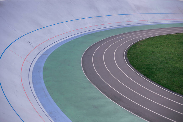 Professional outdoor cycling track at the stadium - Foto, imagen