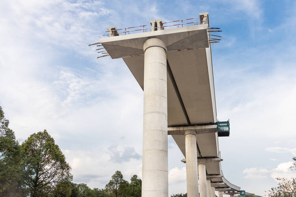 Κατασκευή υποδομής σιδηροδρομικών γραμμών μαζικής μεταφοράς ελαφρού σιδηροδρόμου σε εξέλιξη στη Μαλαισία - Φωτογραφία, εικόνα