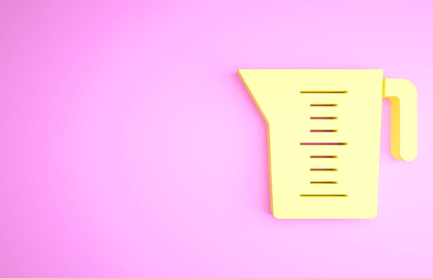 Gelber Messbecher zur Messung von trockenen und flüssigen Lebensmitteln, isoliert auf rosa Hintergrund. Kunststoff-Becher mit Henkel. Minimalismus-Konzept. 3D Illustration 3D Renderer - Foto, Bild