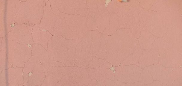 Zwart oranje gouden bal in de ruimte. geïsoleerd op roze achtergrond. Abstract, futuristisch beeld van contrast van zwart en wit. 3D weergave, illustratie. - Foto, afbeelding