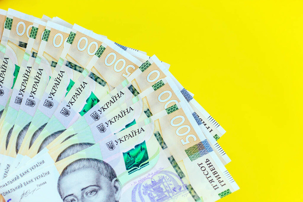 Ukrayna parası Hryvnia. 500 UAH 'ın yeni faturaları - Fotoğraf, Görsel