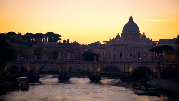 Die Skyline von Rom mit dem Petersdom im Vatikan - Filmmaterial, Video