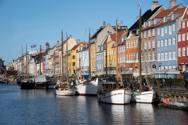 Koppenhága (DK) -Február 14. 2020-ikonikus színes házak Nyhavn Koppenhágában (DK) - Fotó, kép