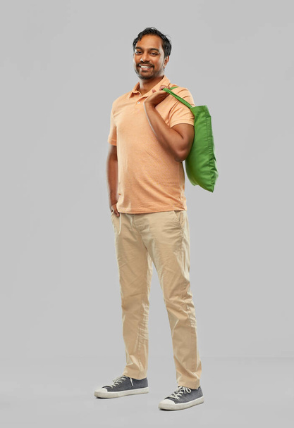 man with reusable canvas bag for food shopping - Valokuva, kuva