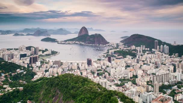 Pao Acucar o Pan de Azúcar de montaña y la bahía de Botafogo, Río de Janeiro, Brasil, América del Sur - 4K - Imágenes, Vídeo