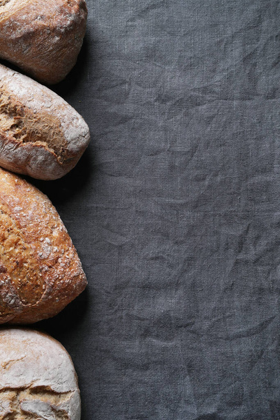 Pan pan sobre la mesa - Foto, Imagen
