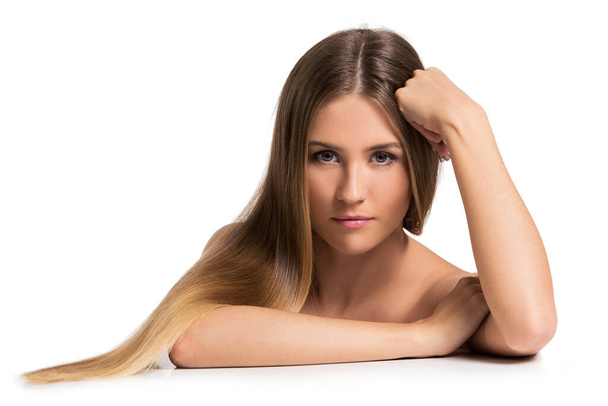 Aranyos nő hosszú hajjal - Fotó, kép