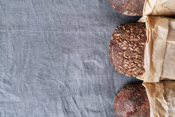Bread loaf on the table - Valokuva, kuva