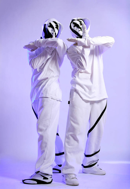 hip hop dancers performing in the studio - Valokuva, kuva