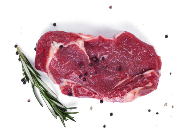 Essen. Rohes Steak auf dem Tisch - Foto, Bild