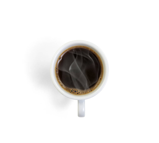 Draufsicht auf heißen Kaffee in einer weißen Keramiktasse. - Foto, Bild