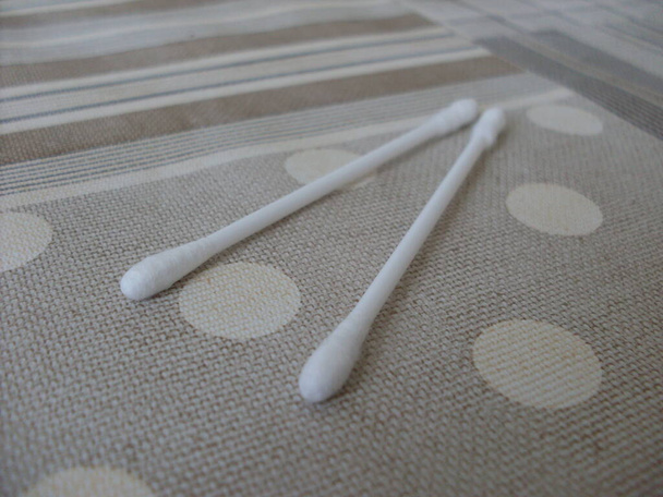 Bud de algodão na mesa, close-up - Foto, Imagem