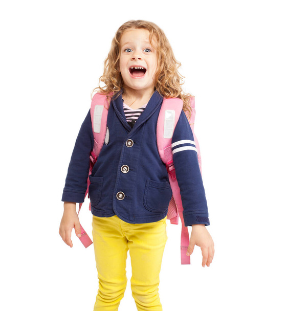 Little girl with schoolbag - Foto, afbeelding