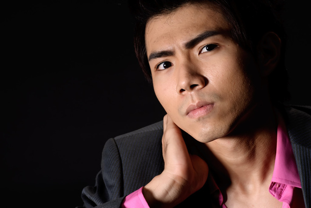 Asiático joven hombre de negocios
 - Foto, imagen
