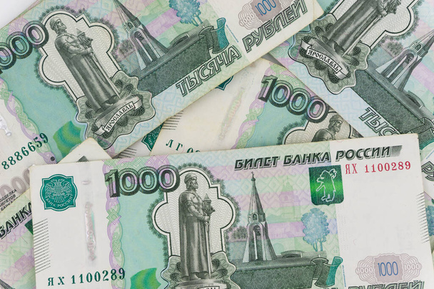 Rosyjskie banknoty w tle tekstury. Rosyjskie pieniądze, rachunki - Zdjęcie, obraz