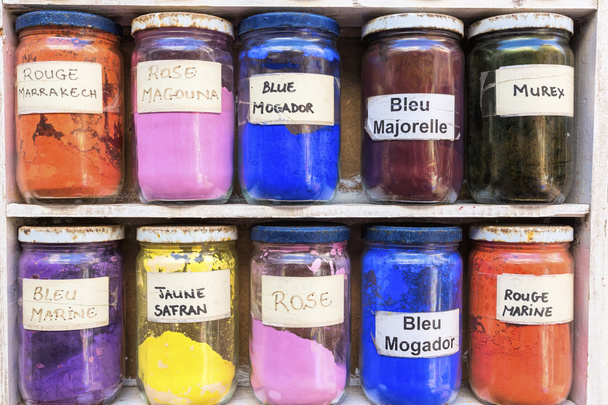 Pigmenty do sprzedaży na rynku, Maroko - Zdjęcie, obraz