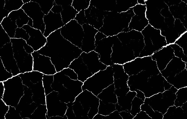 Fondo de tierra negro seco y agrietado. Primer plano de la fisura seca suelo oscuro. grieta en la textura superficial. erosión - Foto, Imagen
