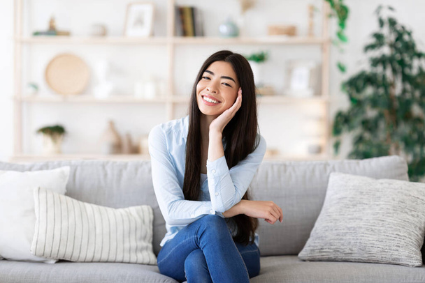 Portrait Of Beautiful Carefree Asian Girl Posing In Home Interior, Sincerely Smiling - Фото, зображення