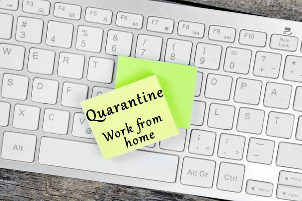 Quarantine Work from home text on yellow sticky notes - Foto, afbeelding