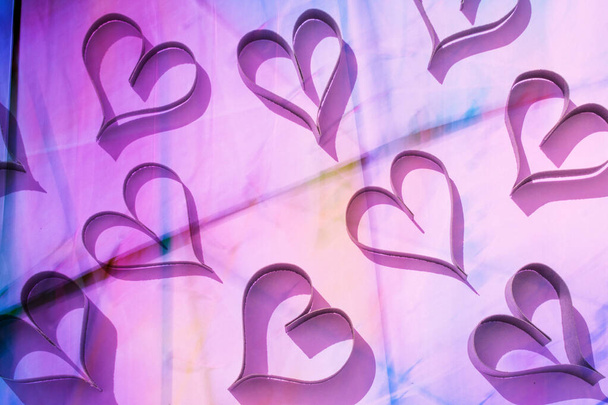 Astratto Vibrante Neon carta di carta Forme del cuore - Foto, immagini