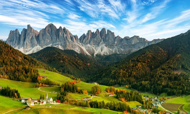 Kaunis maisema Italian dolomiitit - Santa Maddalena - Valokuva, kuva