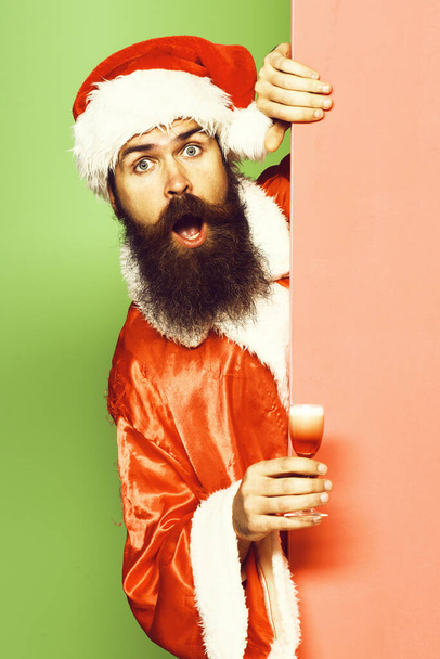 surprised bearded santa claus man - Foto, afbeelding