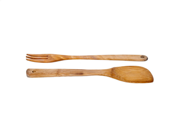 Fa konyha spatulák elszigetelt fehér háttérrel. Konyhai eszközök. Kiváló minőségű fénykép - Fotó, kép