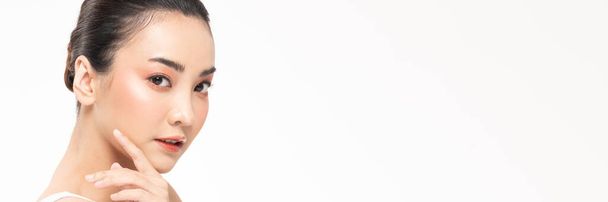 Банер Краса Азіатські жінки торкаються м'якого підборіддя портрет обличчя з натуральною шкірою та доглядом за шкірою здорове волосся та шкірою крупним планом портрет краси обличчя.
. - Фото, зображення