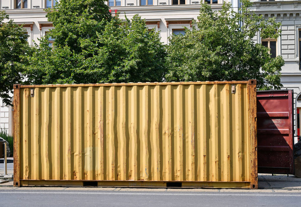 Großer Container für den Güterverkehr - Foto, Bild