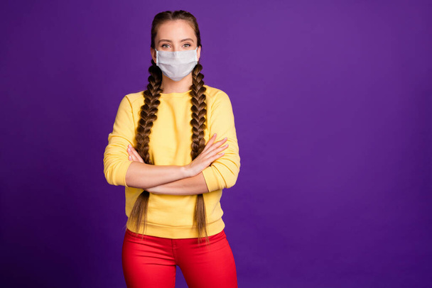 Portrait of her she nice attractive content girl wearing safety mask folded arms stop flu flue grippe disease copy space isolated bright vivid shine vibrant violet purple lilac color background - Foto, afbeelding