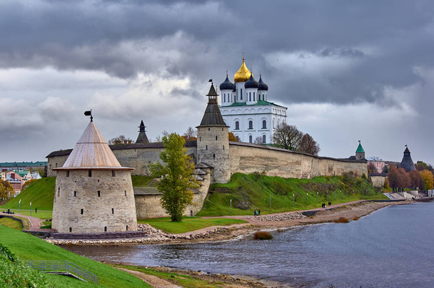 view of the Pskov Kremlin. - Foto, Bild