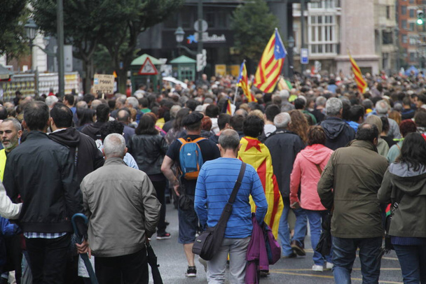 Demonstratie voor de onafhankelijkheid van Baskenland en Catalonië - Foto, afbeelding