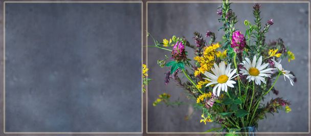 Kartka okolicznościowa z miejscem do pisania tekstu i bukietem dzikich kwiatów, ramka pozioma - Zdjęcie, obraz